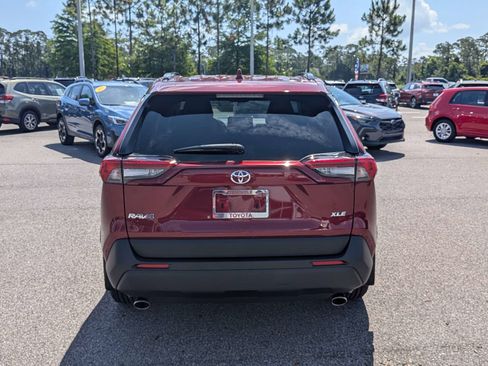 Used 2025 Toyota RAV4 XLE w/ Convenience Package FWD image 5
