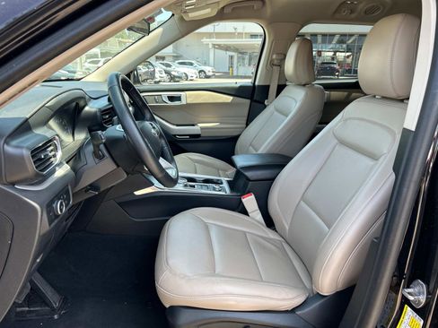 Used 2023 Ford Explorer XLT w/ Equipment Group 202A image 18