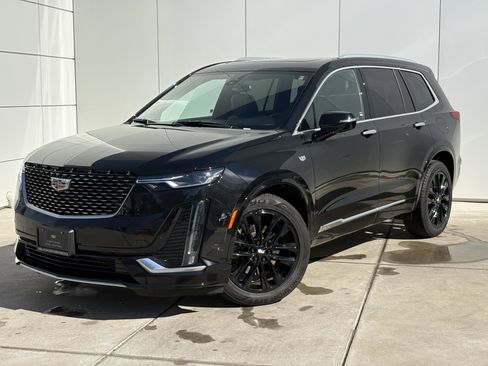 Certified 2024 Cadillac XT6 Luxury image 2
