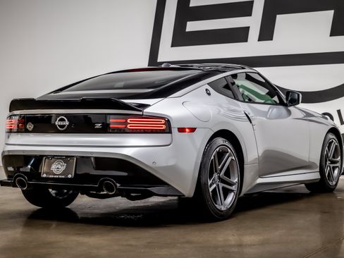 Used 2025 Nissan Z Sport w/ Floor Mat Package RWD image 32