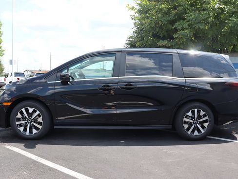 Used 2026 Honda Odyssey EX-L image 2