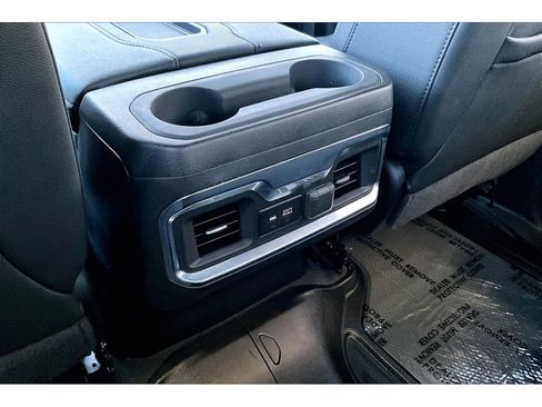 Used 2022 GMC Sierra 3500 AT4 image 11