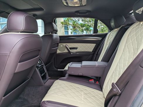 Used 2018 Bentley Flying Spur S W12 AWD/4WD image 16