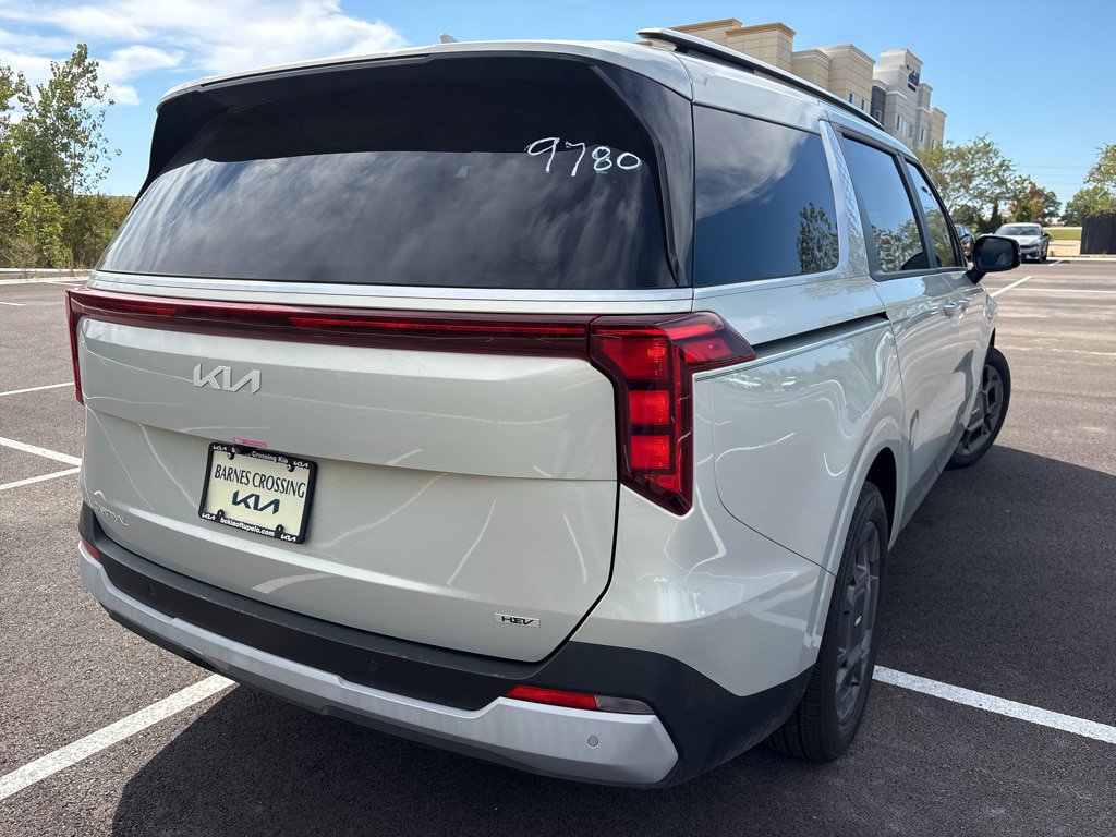 Used 2026 Kia Carnival EX FWD image 5