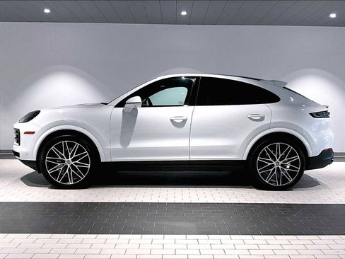Used 2025 Porsche Cayenne Coupe image 2