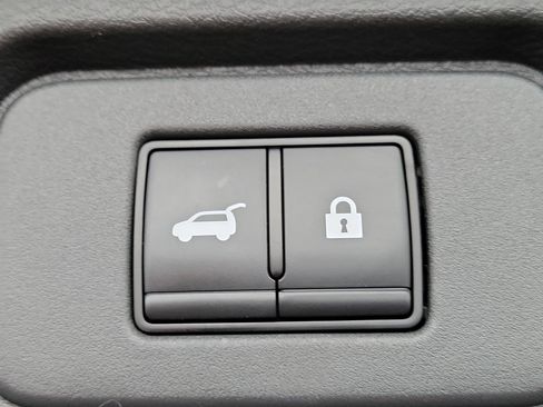 Used 2023 Nissan Rogue Platinum w/ Platinum Premium Package image 8