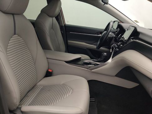 Used 2021 Toyota Camry SE FWD image 21