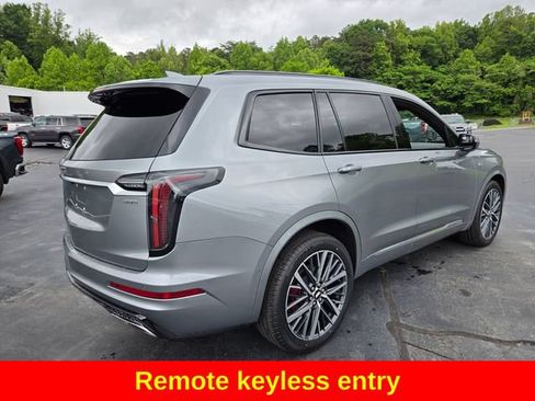 Used 2023 Cadillac XT6 Sport w/ Technology Package AWD/4WD image 9