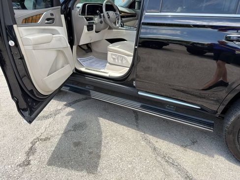 Used 2023 Cadillac Escalade Premium Luxury Platinum AWD/4WD image 15