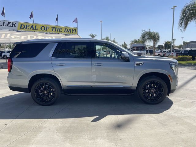 Used 2025 GMC Yukon Elevation w/ Elevation Premium Package AWD/4WD image 9