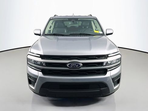 Used 2024 Ford Expedition Max XLT AWD/4WD image 2