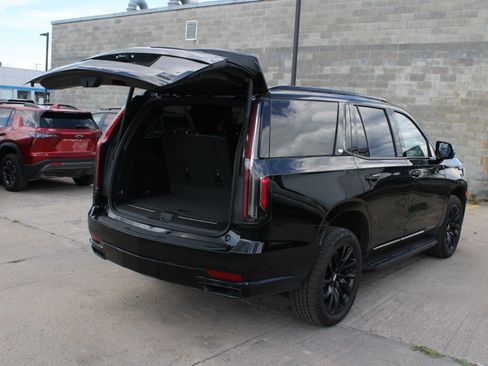 Used 2023 Cadillac Escalade Sport w/ LPO, ONYX Package AWD/4WD image 8