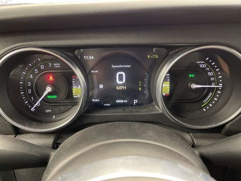 Used 2023 Jeep Wrangler Unlimited Sahara image 5