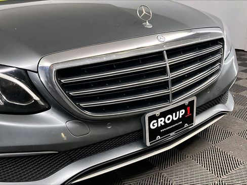 Used 2017 Mercedes-Benz E 300 4MATIC image 28