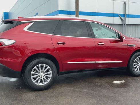 Used 2024 Buick Enclave Premium image 2