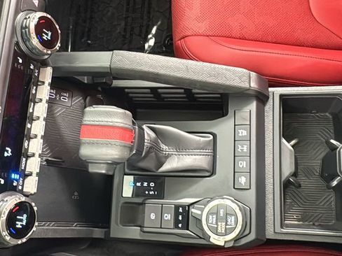 Used 2025 Toyota Tacoma TRD Sport image 29