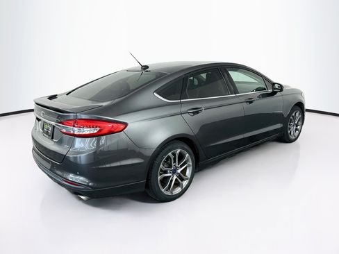 Used 2017 Ford Fusion SE w/ Equipment Group 201A FWD image 9