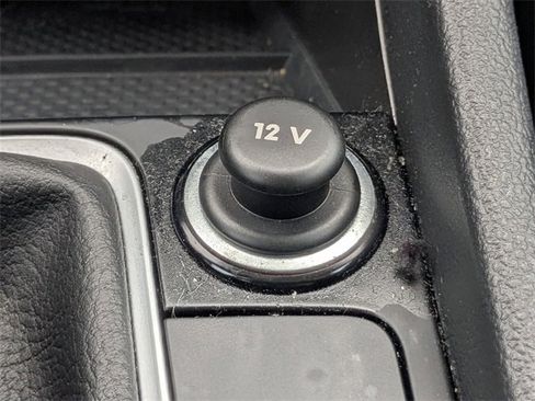 Used 2025 Volkswagen Jetta SE image 26