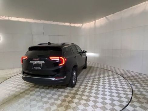Used 2023 GMC Terrain SLT FWD image 7