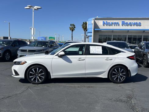 Certified 2022 Honda Civic EX-L image 2