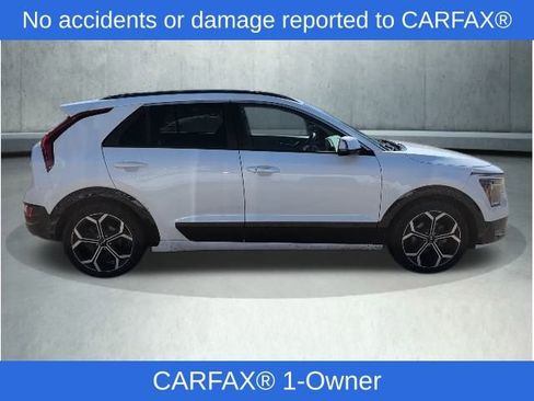 Used 2023 Kia Niro EX Touring image 2