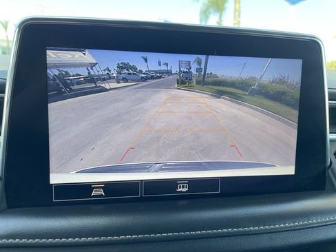 Used 2021 GMC Yukon SLT AWD/4WD image 14