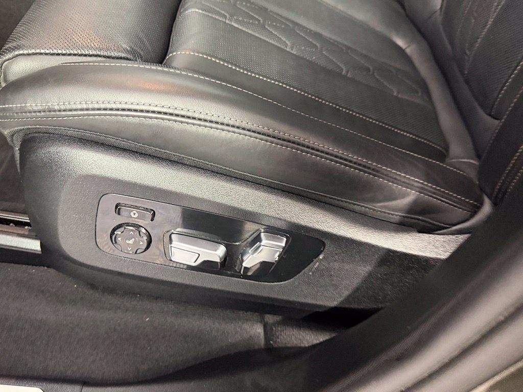 Used 2025 BMW X5 M60i AWD/4WD image 26