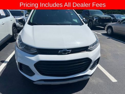 Used 2020 Chevrolet Trax LT w/ Redline Edition FWD image 5