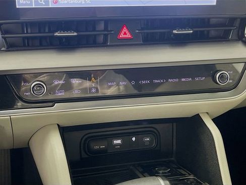 Used 2023 Kia Sportage EX FWD image 17