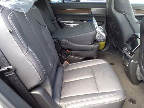 New 2026 Cadillac Vistiq Luxury image 22