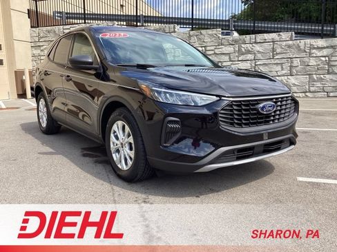 Used 2023 Ford Escape Active w/ Cold Weather Package FWD image 1