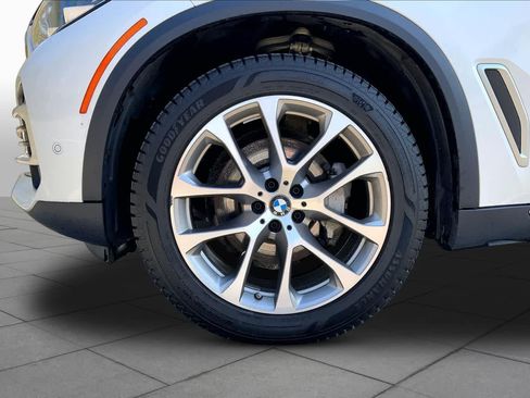 Used 2019 BMW X5 xDrive40i w/ Convenience Package AWD/4WD image 11