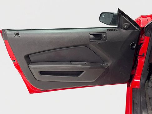 Used 2013 Ford Mustang Coupe image 14