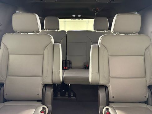 Used 2022 Chevrolet Suburban LT w/ LT Signature Package AWD/4WD image 45
