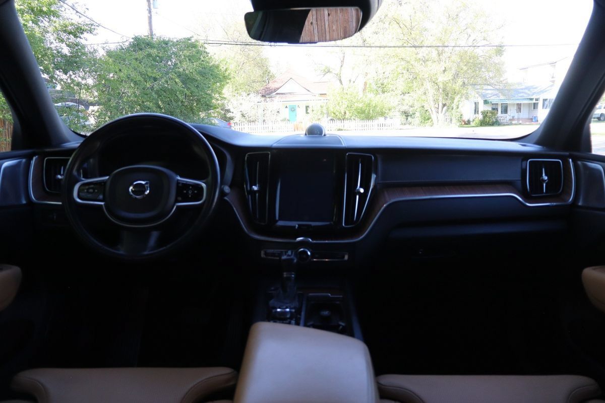 Used 2019 Volvo XC60 T5 Inscription w/ Protection Package AWD/4WD image 16