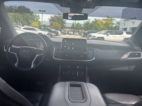 Used 2022 Chevrolet Suburban Z71 image 37
