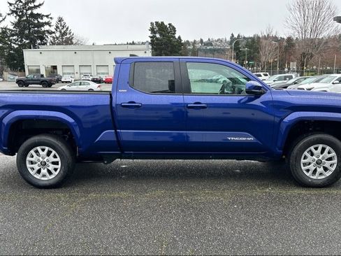 Certified 2025 Toyota Tacoma SR5 image 4