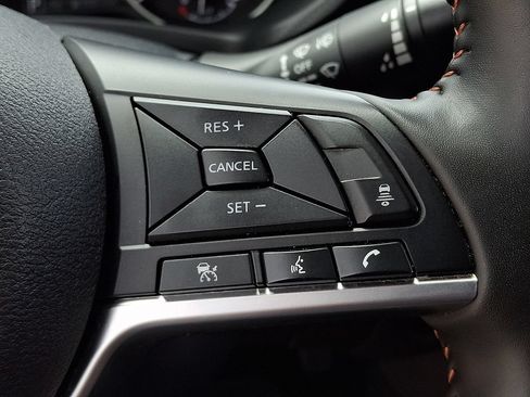Used 2025 Nissan Sentra SR FWD image 21