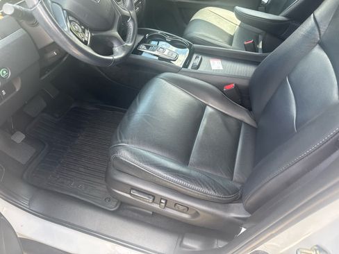 Used 2021 Honda Pilot Touring image 8