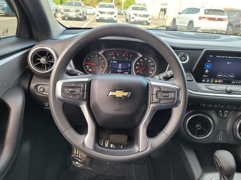 Used 2022 Chevrolet Blazer LT FWD image 17
