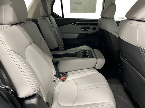 New 2025 Honda Pilot Touring image 39