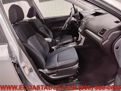 Used 2017 Subaru Forester 2.5i w/ Alloy Wheel Package image 14
