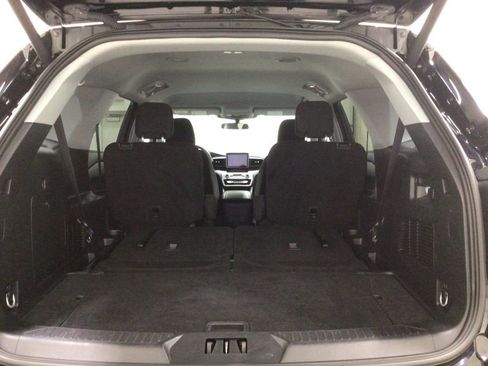 Used 2023 Ford Explorer XLT w/ Class IV Trailer Tow Package AWD/4WD image 27
