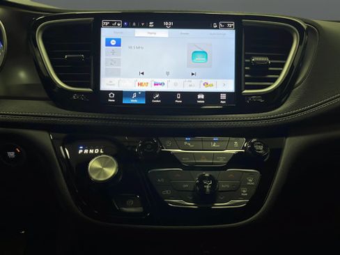 New 2026 Chrysler Pacifica Select FWD image 13