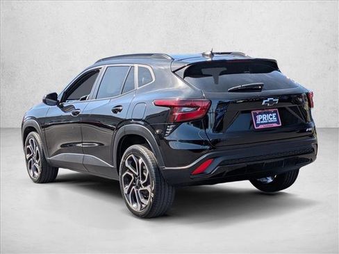 Used 2024 Chevrolet Trax RS w/ Sunroof Package FWD image 7