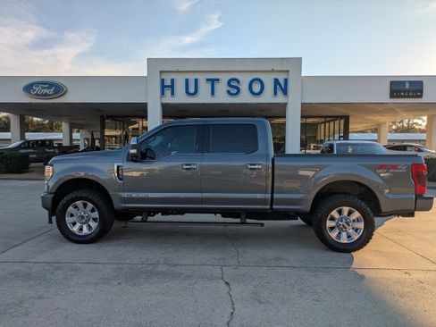 Used 2022 Ford F250 Platinum image 1