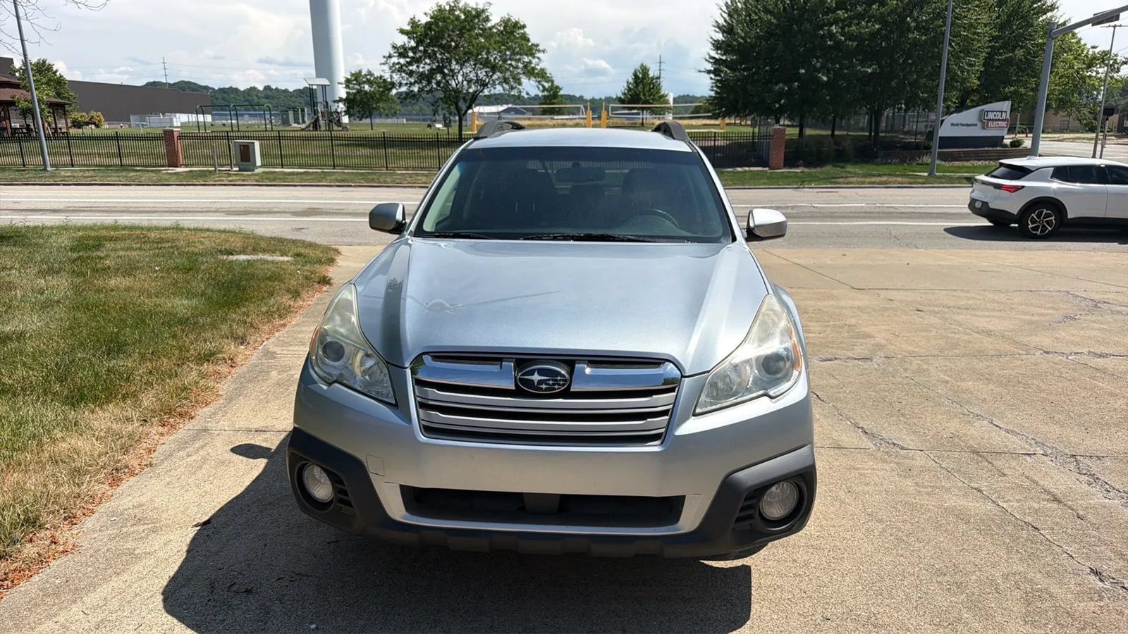 Used 2014 Subaru Outback 2.5i Premium AWD/4WD image 1