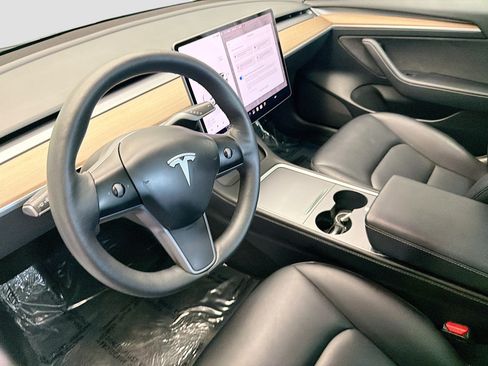 Used 2023 Tesla Model 3 Standard Range RWD image 7