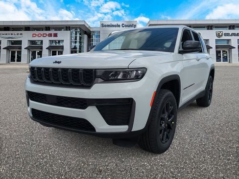 New 2026 Jeep Grand Cherokee Altitude AWD/4WD image 4