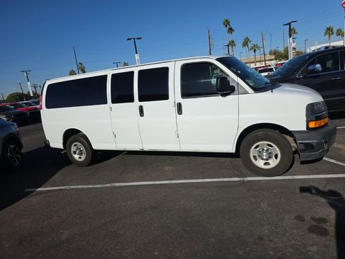 Used 2017 Chevrolet Express 3500 LT w/ LT Preferred Equipment Group image 4